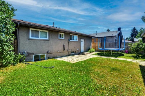 1015 Maitland Way Ne, Calgary, AB - Outdoor With Exterior