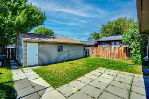 1015 Maitland Way Ne, Calgary, AB - Outdoor
