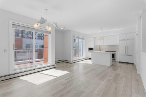 408-3130 Thirsk Street Nw, Calgary, AB - Indoor Photo Showing Kitchen