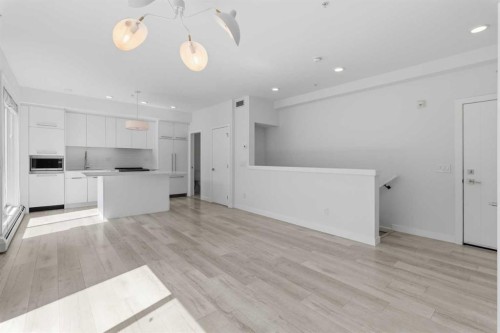 408-3130 Thirsk Street Nw, Calgary, AB - Indoor Photo Showing Kitchen