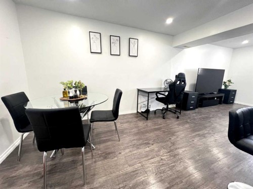 560 Northmount Drive Nw, Calgary, AB - Indoor