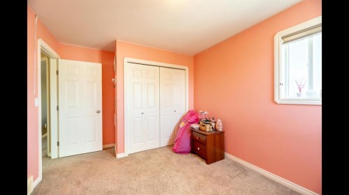 8 Logan Court, Sylvan Lake, AB - Indoor