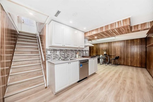 7807 20A Street Se, Calgary, AB - Indoor