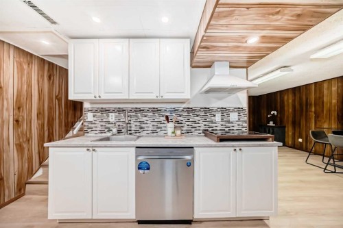 7807 20A Street Se, Calgary, AB - Indoor