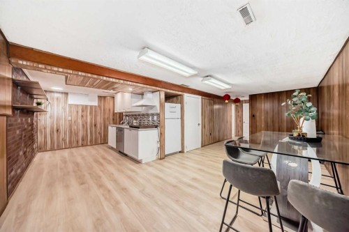 7807 20A Street Se, Calgary, AB - Indoor