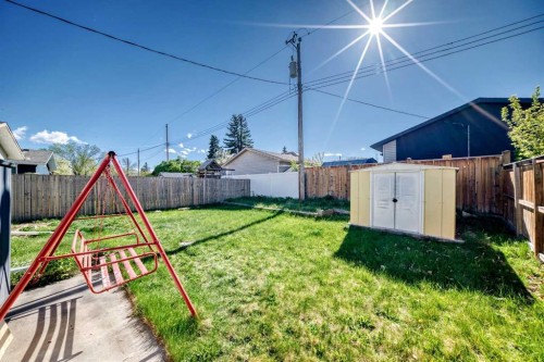 7807 20A Street Se, Calgary, AB - Outdoor
