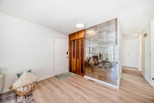 7807 20A Street Se, Calgary, AB - Indoor Photo Showing Other Room