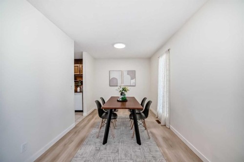 7807 20A Street Se, Calgary, AB - Indoor Photo Showing Dining Room