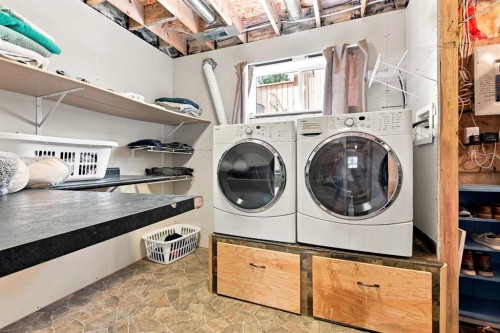 5431 55 Avenue, Lacombe, AB - Indoor Photo Showing Laundry Room