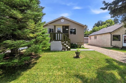 5431 55 Avenue, Lacombe, AB - Outdoor