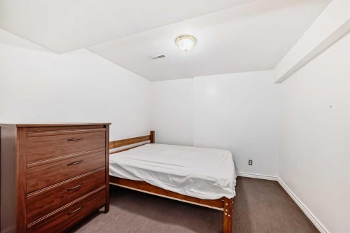 83 Whitworth Way Ne, Calgary, AB - Indoor Photo Showing Bedroom
