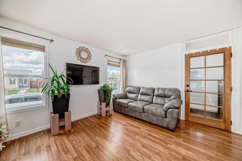 83 Whitworth Way Ne, Calgary, AB - Indoor Photo Showing Living Room