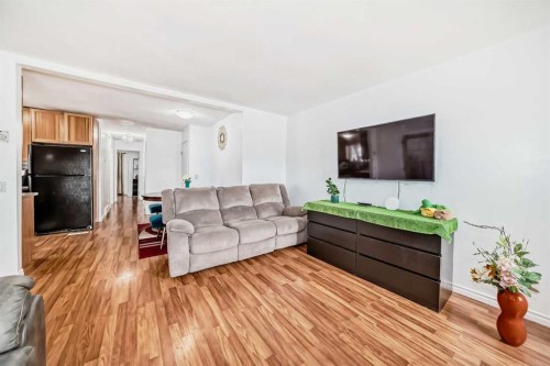 83 Whitworth Way Ne, Calgary, AB - Indoor Photo Showing Living Room