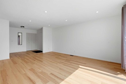 172 Templemont Drive Ne, Calgary, AB - Indoor Photo Showing Other Room