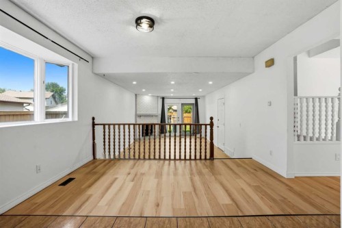 172 Templemont Drive Ne, Calgary, AB - Indoor Photo Showing Other Room