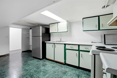 172 Templemont Drive Ne, Calgary, AB - Indoor Photo Showing Other Room