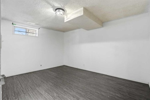 172 Templemont Drive Ne, Calgary, AB - Indoor Photo Showing Other Room