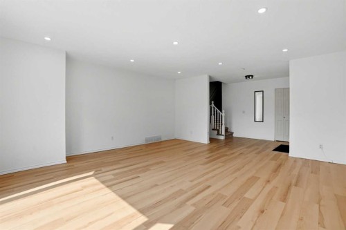 172 Templemont Drive Ne, Calgary, AB - Indoor Photo Showing Other Room