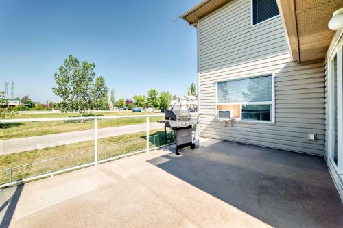 124 West Lakeview Drive, Chestermere, AB - Outdoor With Exterior