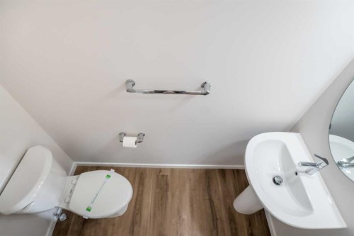 4041 Southwinds Way Sw, Airdrie, AB - Indoor Photo Showing Bathroom