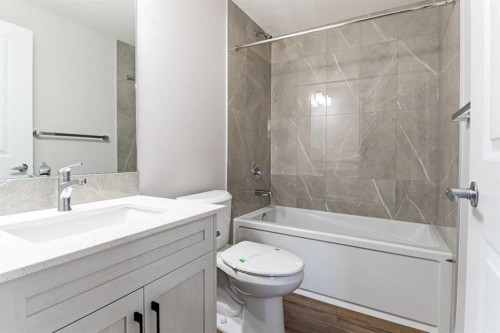 4041 Southwinds Way Sw, Airdrie, AB - Indoor Photo Showing Bathroom