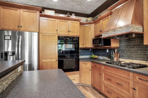 280166 Twp Rd 240, Chestermere, AB - Indoor Photo Showing Kitchen