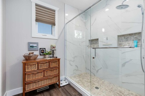 280166 Twp Rd 240, Chestermere, AB - Indoor Photo Showing Bathroom