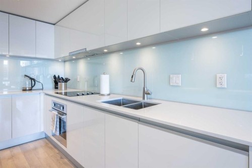 1108-1122 3 Street Se, Calgary, AB - Indoor Photo Showing Kitchen With Double Sink