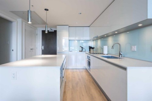 1108-1122 3 Street Se, Calgary, AB - Indoor Photo Showing Kitchen With Double Sink With Upgraded Kitchen