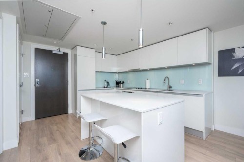 1108-1122 3 Street Se, Calgary, AB - Indoor Photo Showing Kitchen