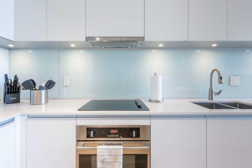 1108-1122 3 Street Se, Calgary, AB - Indoor Photo Showing Kitchen With Double Sink With Upgraded Kitchen