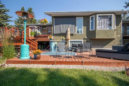 550 4 Avenue Sw, Sundre, AB - Outdoor With Deck Patio Veranda