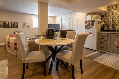 550 4 Avenue Sw, Sundre, AB - Indoor Photo Showing Dining Room