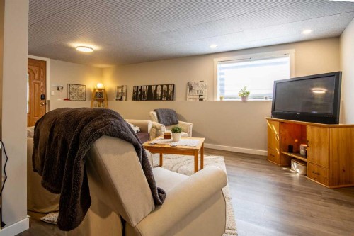 550 4 Avenue Sw, Sundre, AB - Indoor