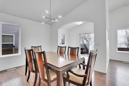 89 Everoak Drive Sw, Calgary, AB - Indoor Photo Showing Dining Room