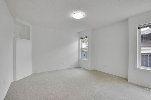 89 Everoak Drive Sw, Calgary, AB - Indoor Photo Showing Other Room