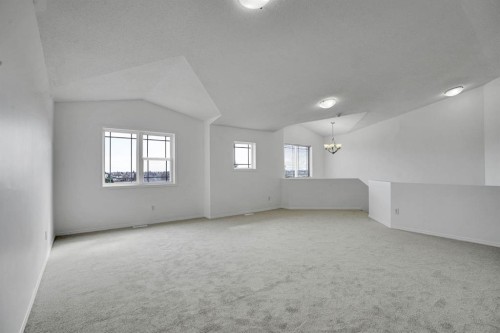 89 Everoak Drive Sw, Calgary, AB - Indoor Photo Showing Other Room