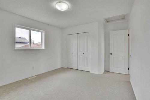 89 Everoak Drive Sw, Calgary, AB - Indoor Photo Showing Other Room