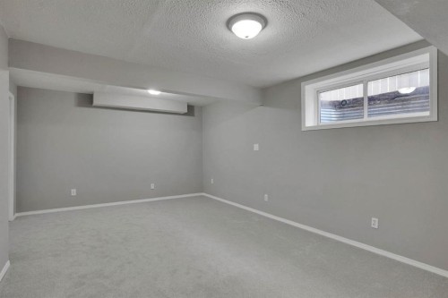 89 Everoak Drive Sw, Calgary, AB - Indoor Photo Showing Other Room