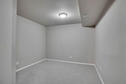 89 Everoak Drive Sw, Calgary, AB - Indoor Photo Showing Other Room
