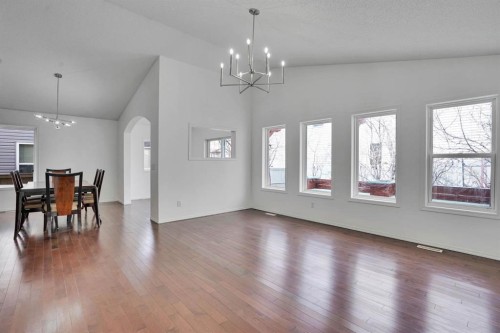 89 Everoak Drive Sw, Calgary, AB - Indoor Photo Showing Other Room