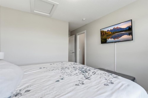 187 Legacy Common Se, Calgary, AB - Indoor Photo Showing Bedroom