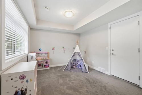 187 Legacy Common Se, Calgary, AB - Indoor Photo Showing Other Room