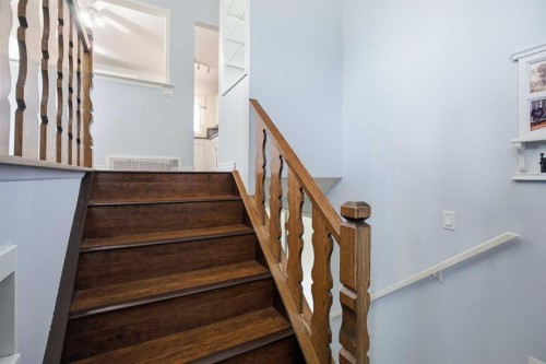 4 Arlington Bay Ne, Calgary, AB - Indoor Photo Showing Other Room