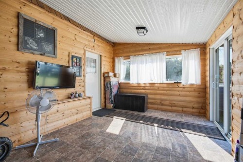 4 Arlington Bay Ne, Calgary, AB - Indoor