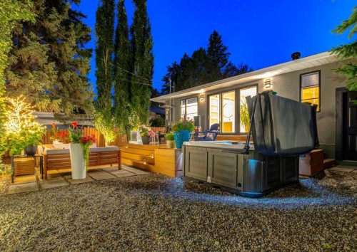 20 Gainsborough Drive Sw, Calgary, AB - Outdoor With Deck Patio Veranda