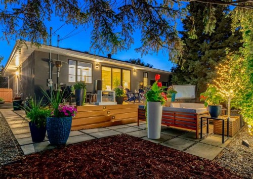 20 Gainsborough Drive Sw, Calgary, AB - Outdoor With Deck Patio Veranda
