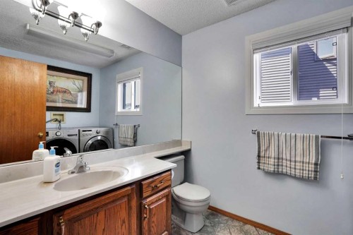 21 La Valencia Green Ne, Calgary, AB - Indoor Photo Showing Bathroom