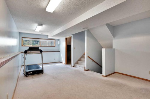 21 La Valencia Green Ne, Calgary, AB - Indoor