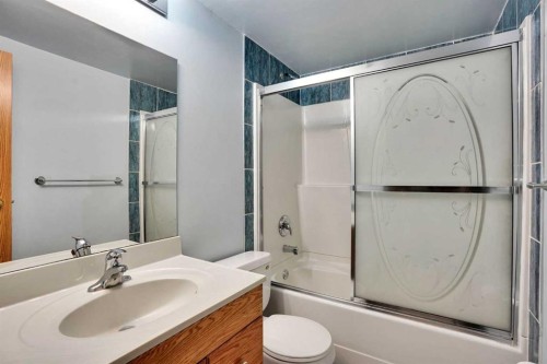 21 La Valencia Green Ne, Calgary, AB - Indoor Photo Showing Bathroom